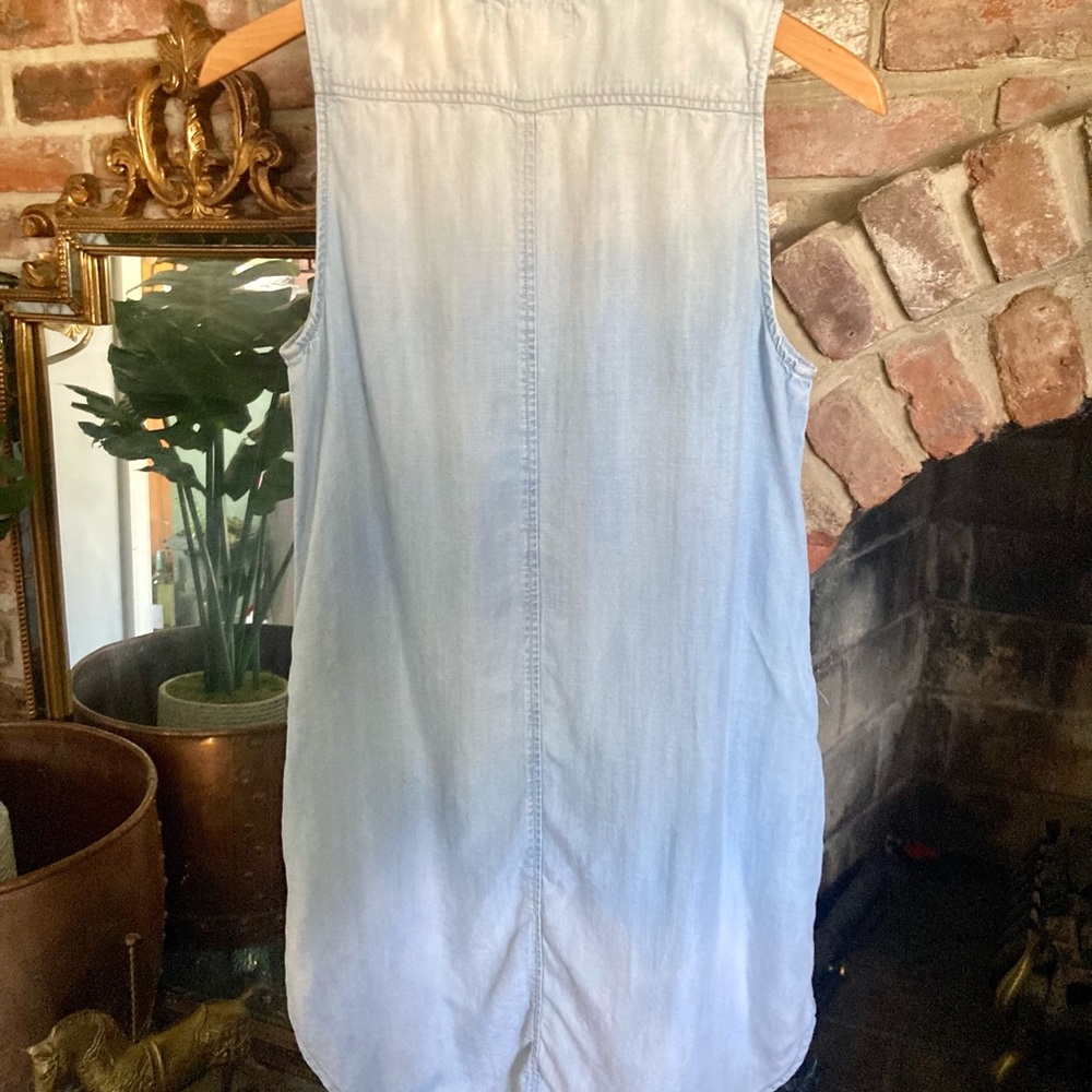 Cloth & Stone Soft Light Chambray Sleeveless V-Neck Hi-Low Dress EUC Size Small - Picture 3 of 14